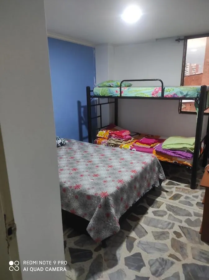 Apartamento 4 Habitaciones Sector Estrato 5 Laureles Medellín 0*,  Kolombiya